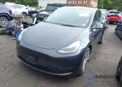 2024 Tesla Model Y Long Range Dual Motor All-Wheel Drive from USA, damaged, VIN 7SAYGDEE7RA228960